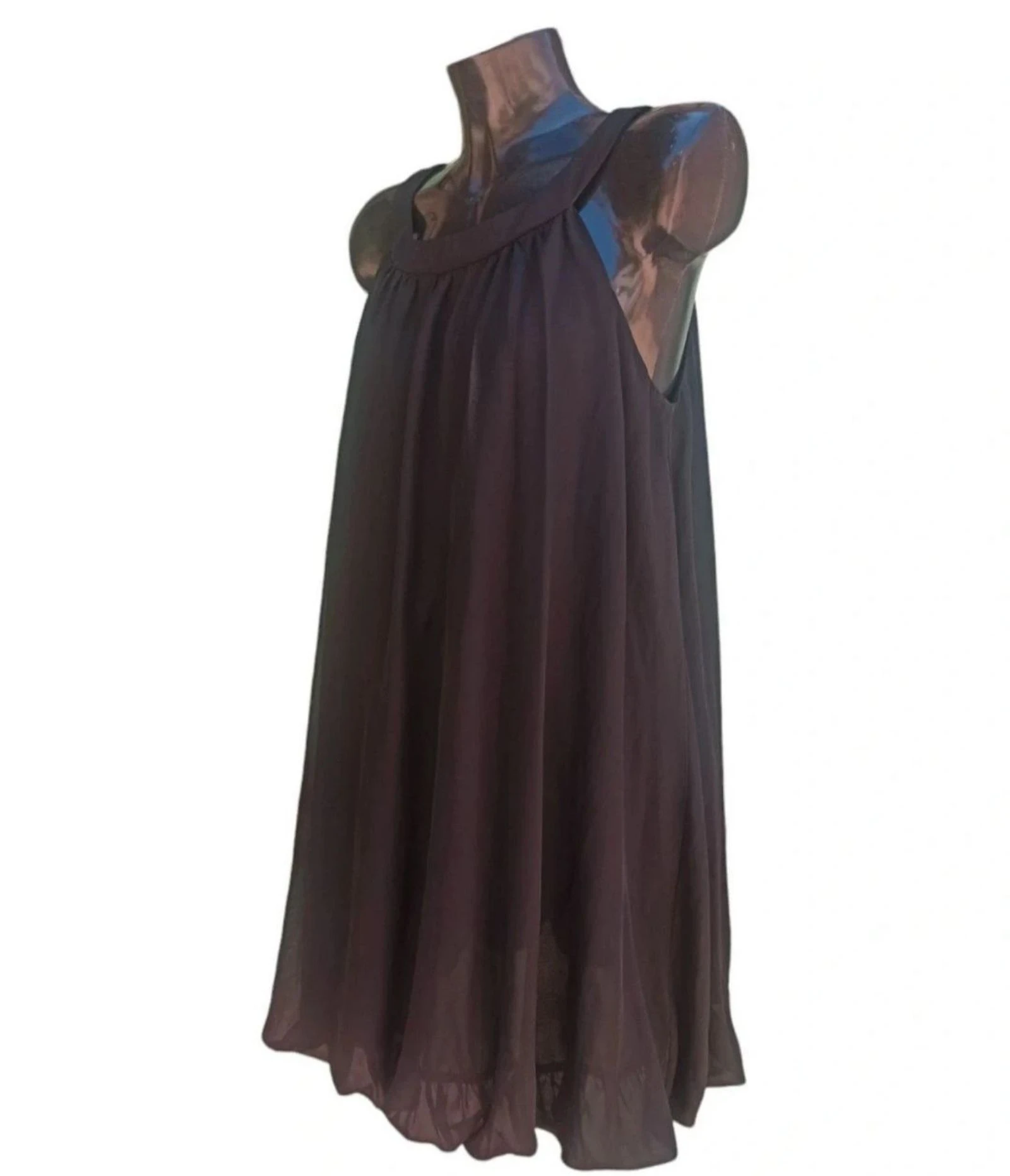 Vestido negro de gasa sin mangas  – photo 3